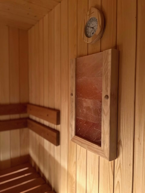 medinė sauna druskinė akis suolai